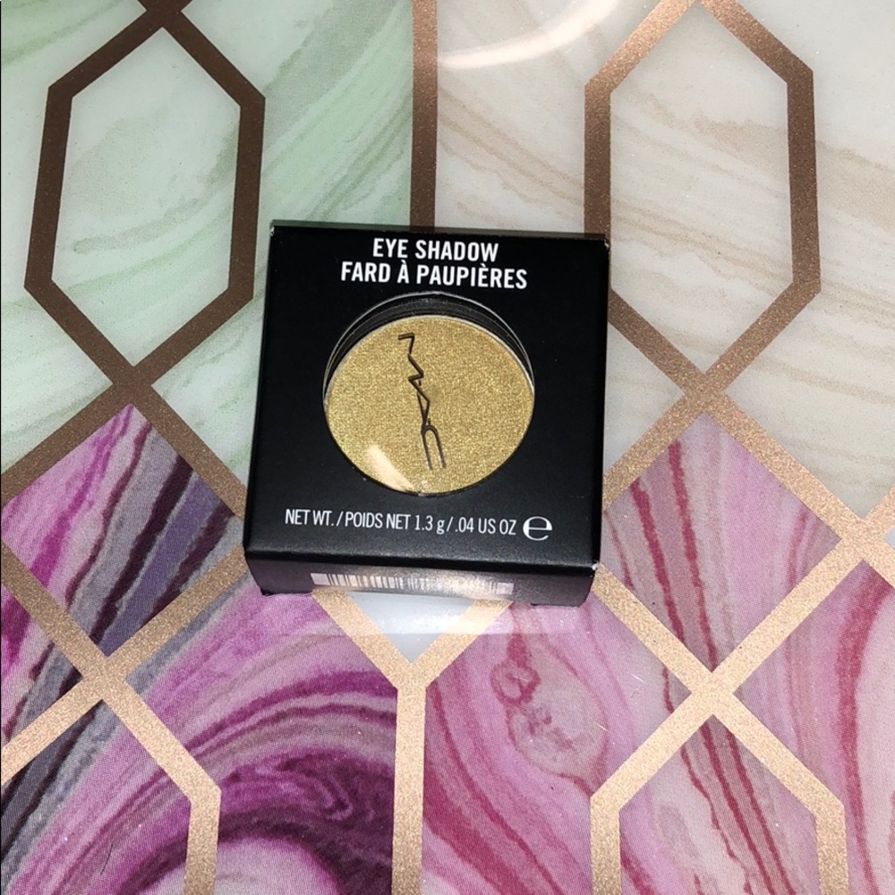 MAc eyeshadow